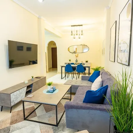 Niovi, Stylish Near The Waterfront Apartment