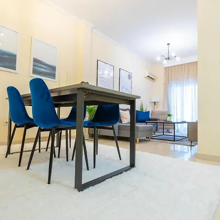 Niovi, Stylish Near The Waterfront Appartement