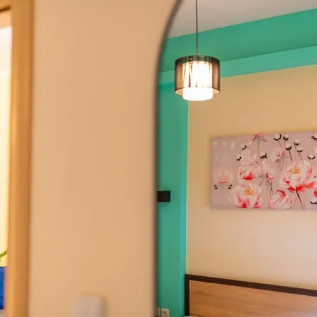 Niovi, Stylish Near The Waterfront Appartement *